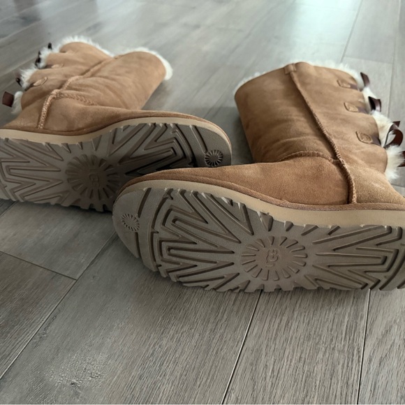 UGG Chestnut Bailey Bow Tall II Boots - Picture 8 of 8